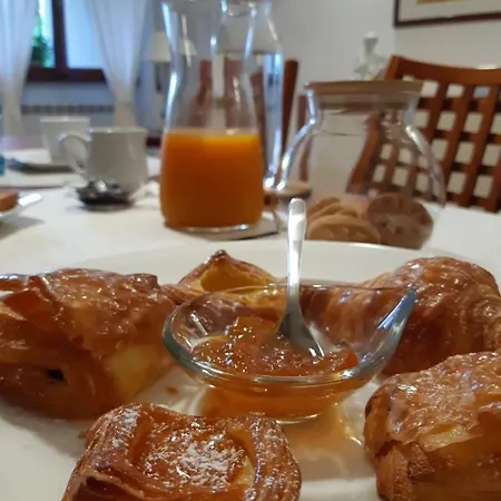 Il Gufo E La Gattina Frühstückspension *